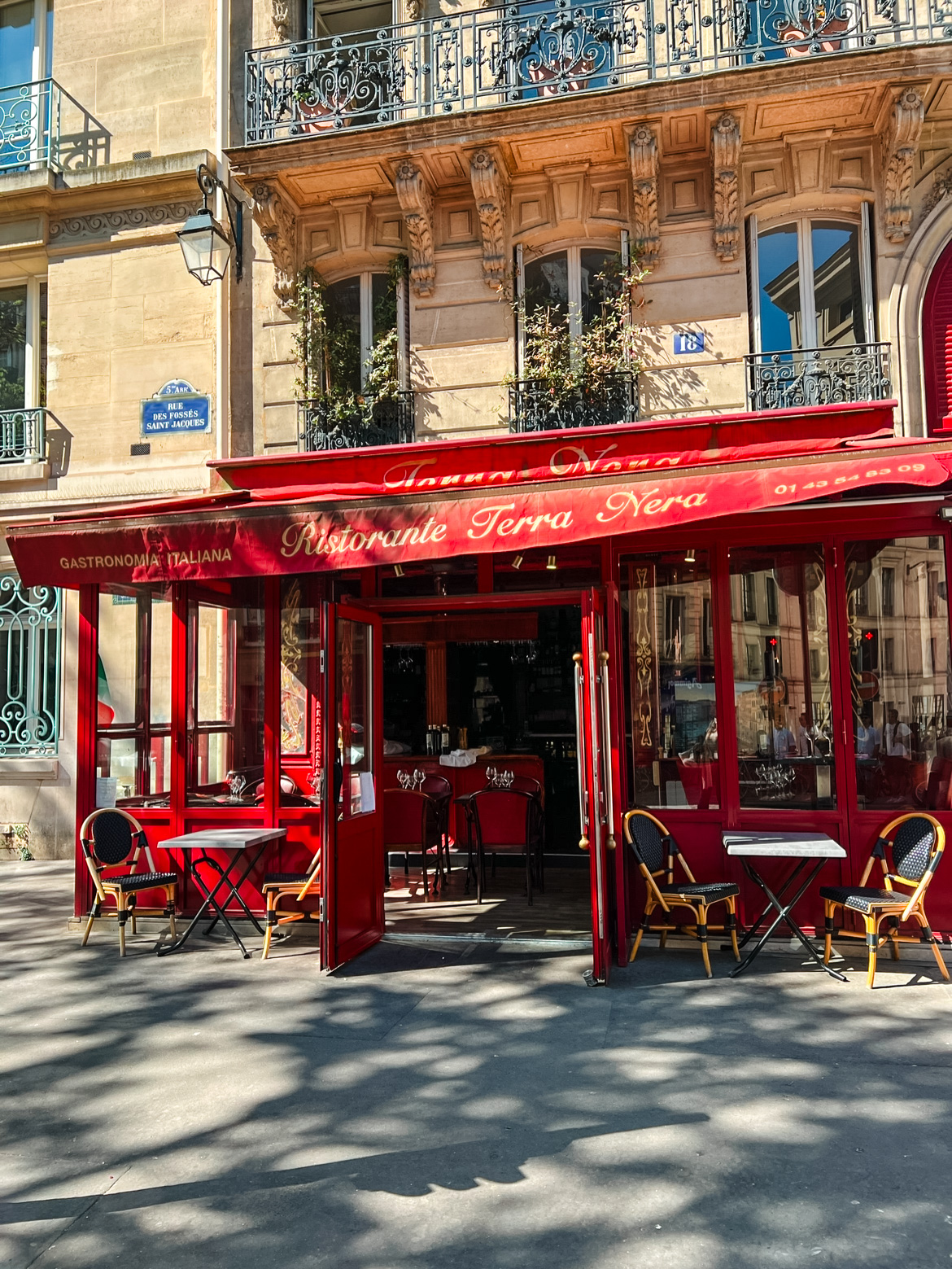 Restaurante Terra Nera- best Emily in Paris filming locations
